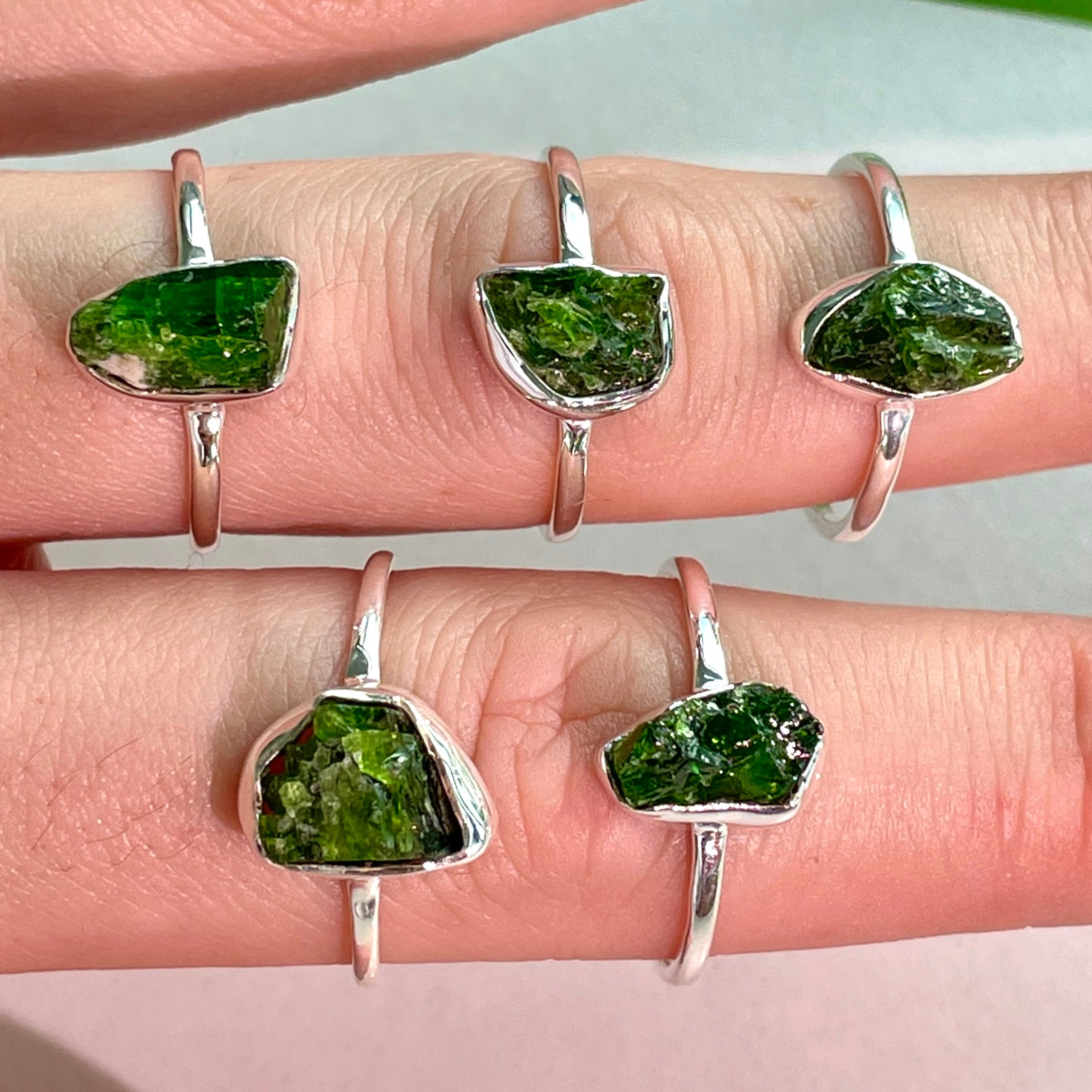 Diopside - Rough - St.Silver Ring Diopside - Rough - St.Silver Ring